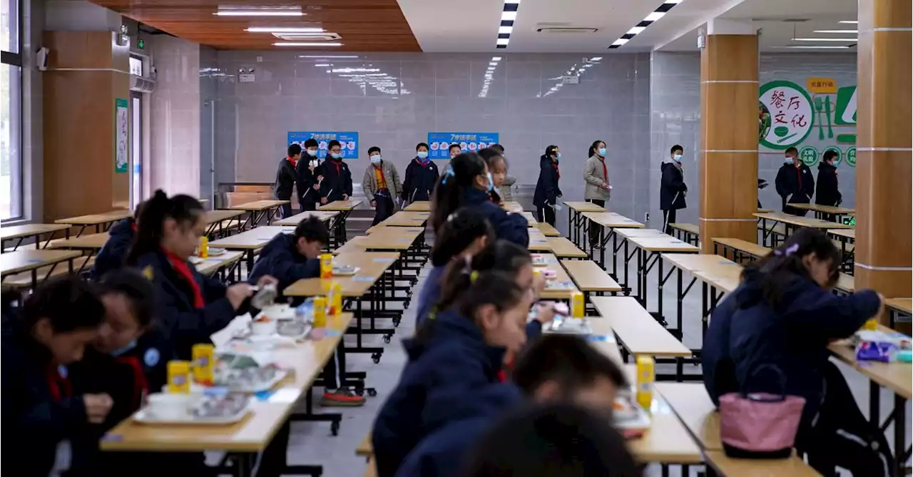 Shanghai asks schools to hold classes online from Dec. 19