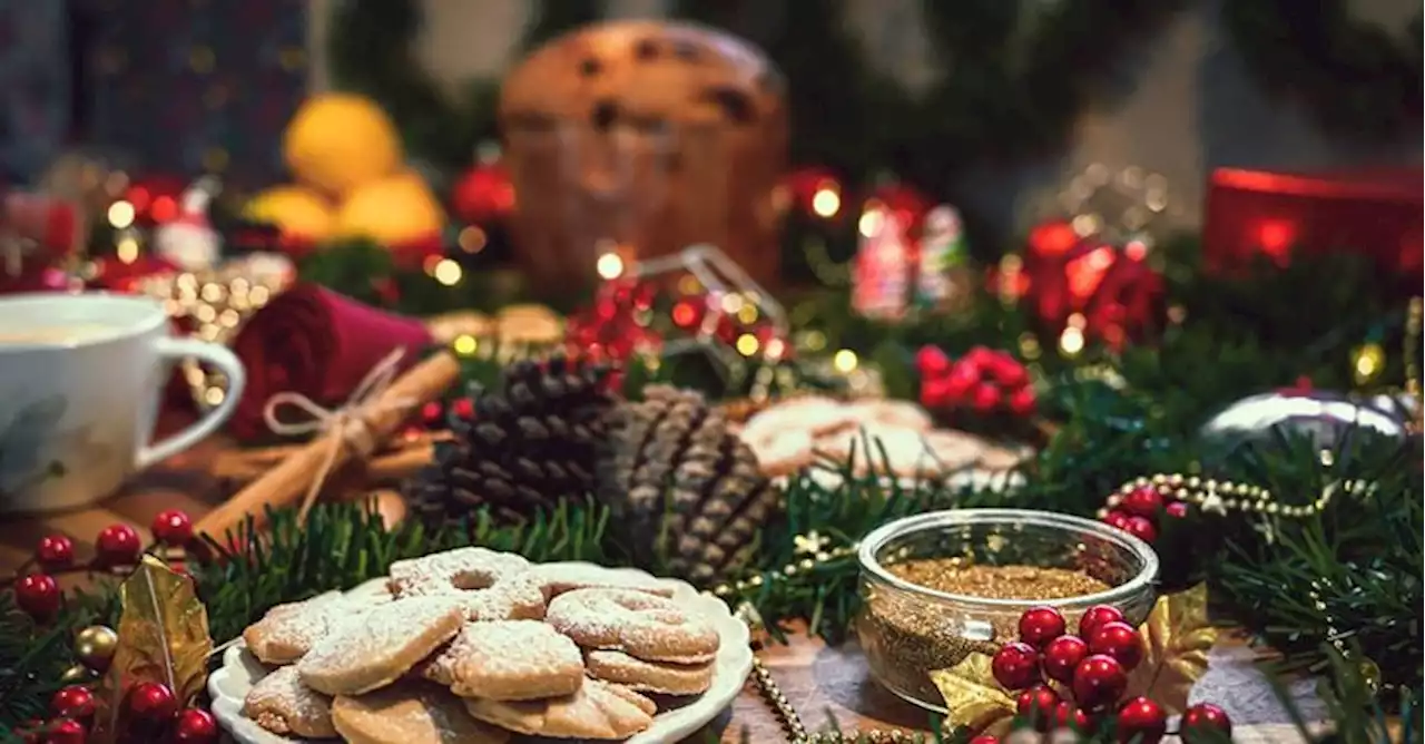 Natale, rincari per la cena della vigilia (+13%) e i viaggi in aereo (+101%)