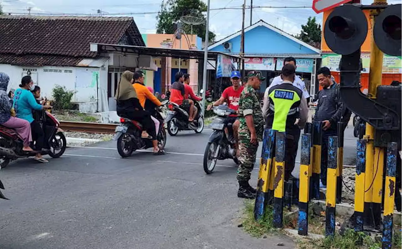 Terserempet KA di Palang Perlintasan, Kakek-Kakek di Sragen Meninggal