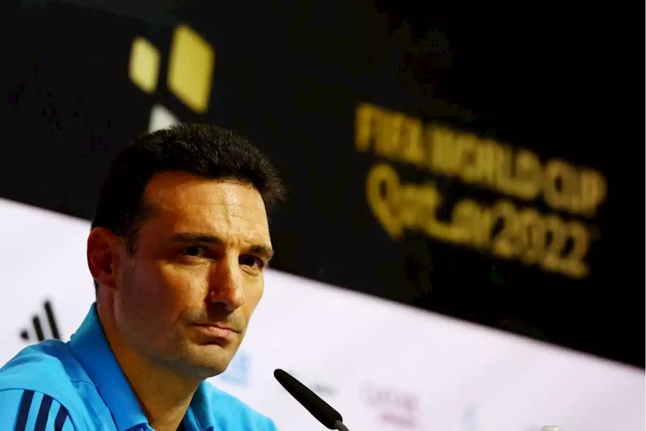 Soccer-Scaloni tight-lipped on Argentina lineup ahead of World Cup final