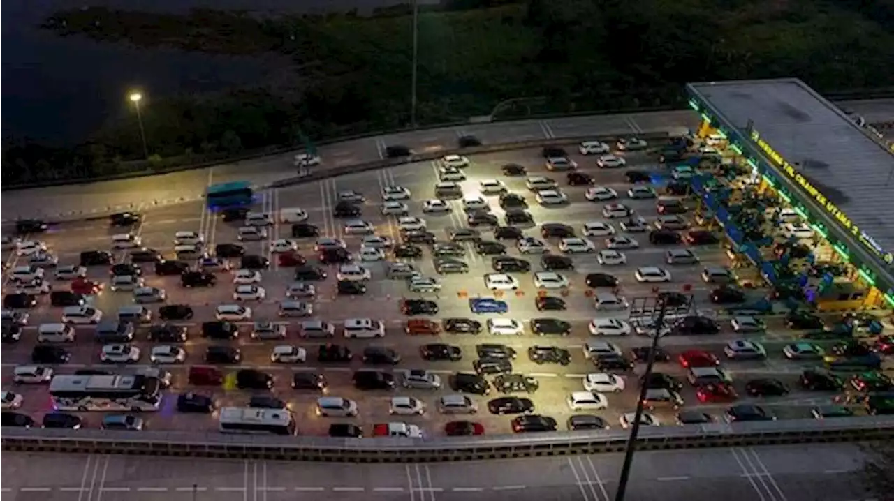 Command Center Liburan Nataru di Km 29 Tol Jakarta-Cikampek