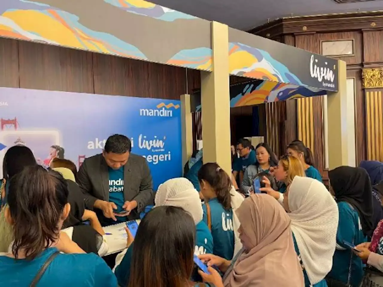 Sambangi Dubai, Bank Mandiri Ajak Pekerja Migran Berwirausaha