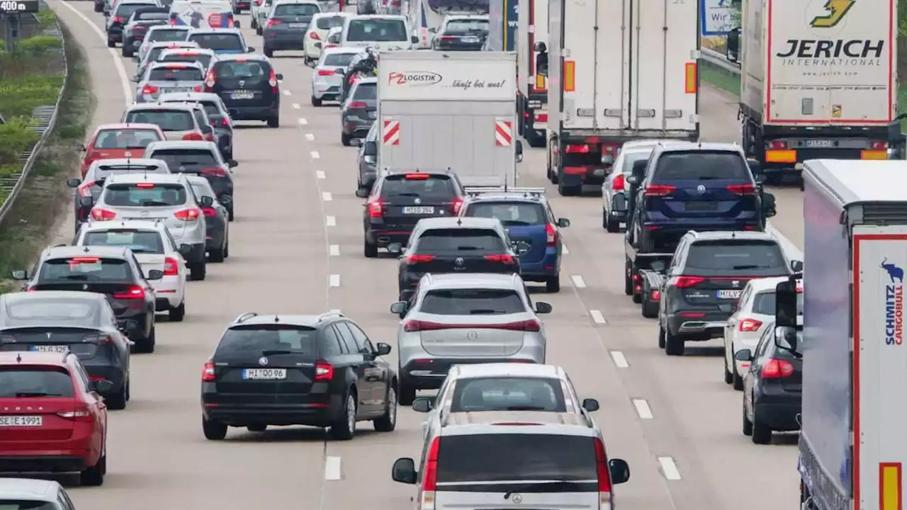 langer stau auf der a1 ab bremen-hemelingen wegen brückenarbeiten