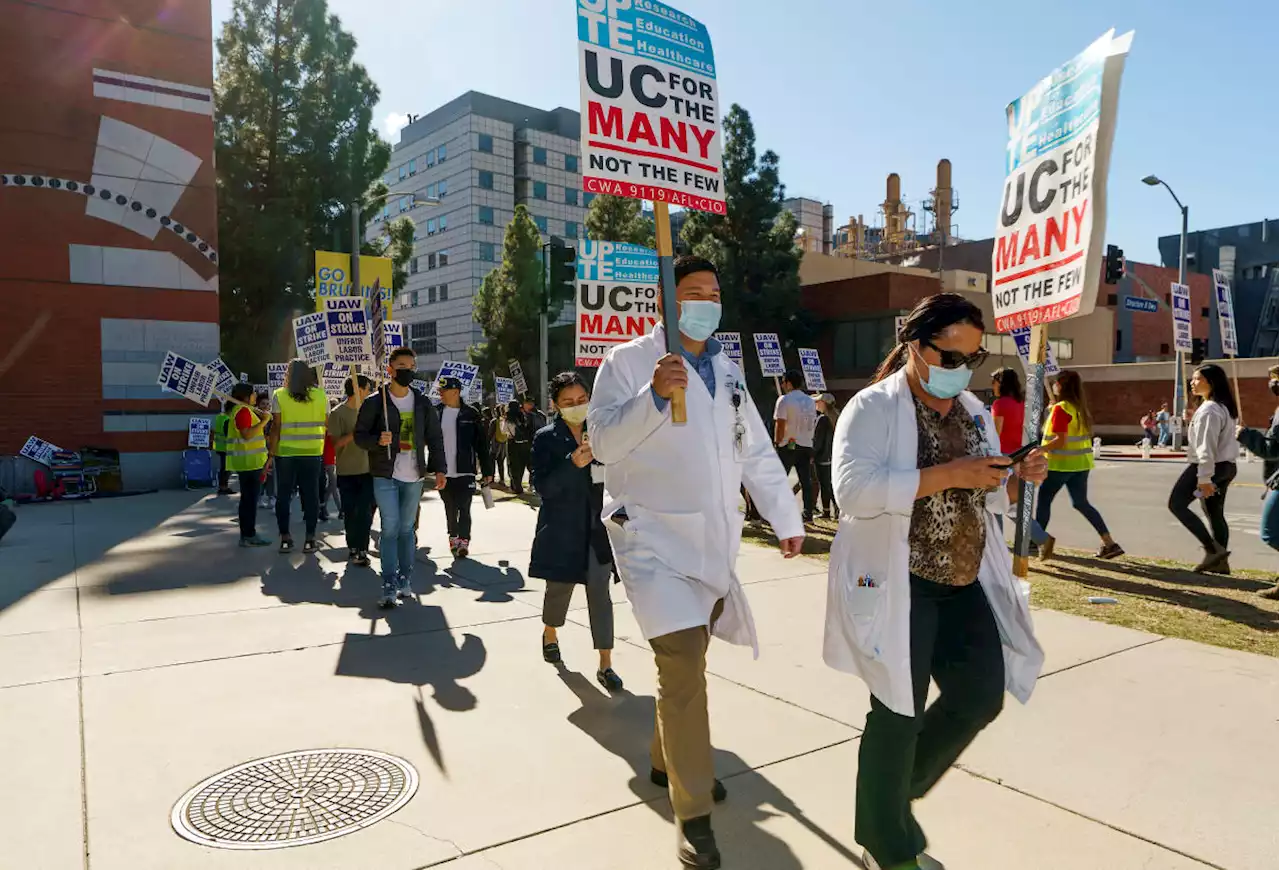 University of California, workers reach deal to end strike