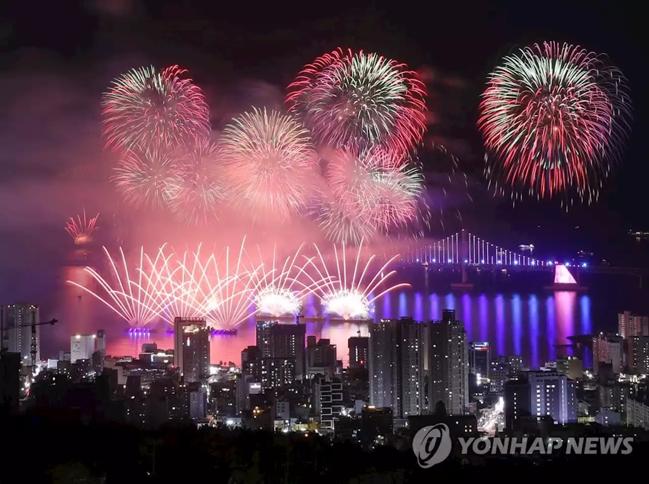 오늘 밤 부산 불꽃축제…광안리·이기대·동백섬서 불꽃쇼 | 연합뉴스