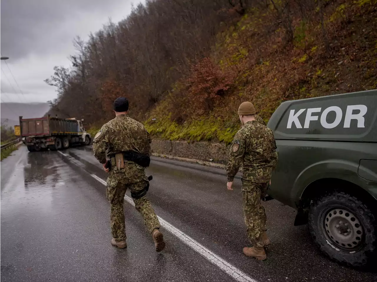 Kosovo, proteste a valico confine con Serbia: Kfor manda rinforzi