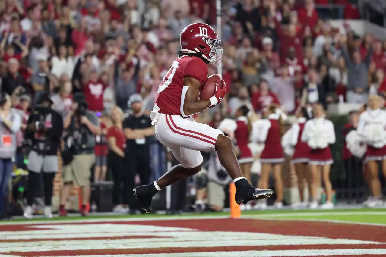 Former Alabama WR transferring to playoff team