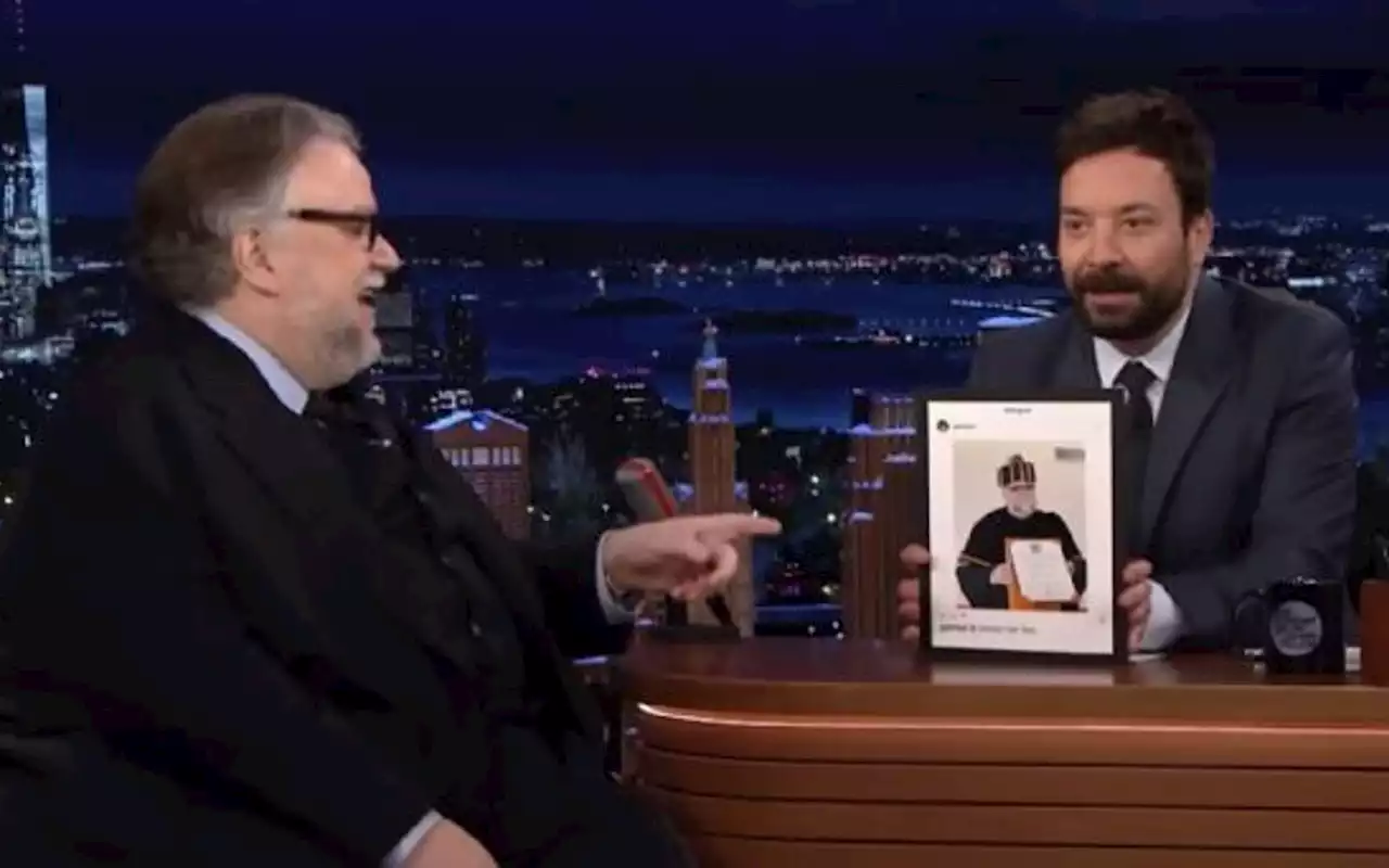 Guillermo del Toro presume a la UNAM con Jimmy Fallon; esto dijo | Video