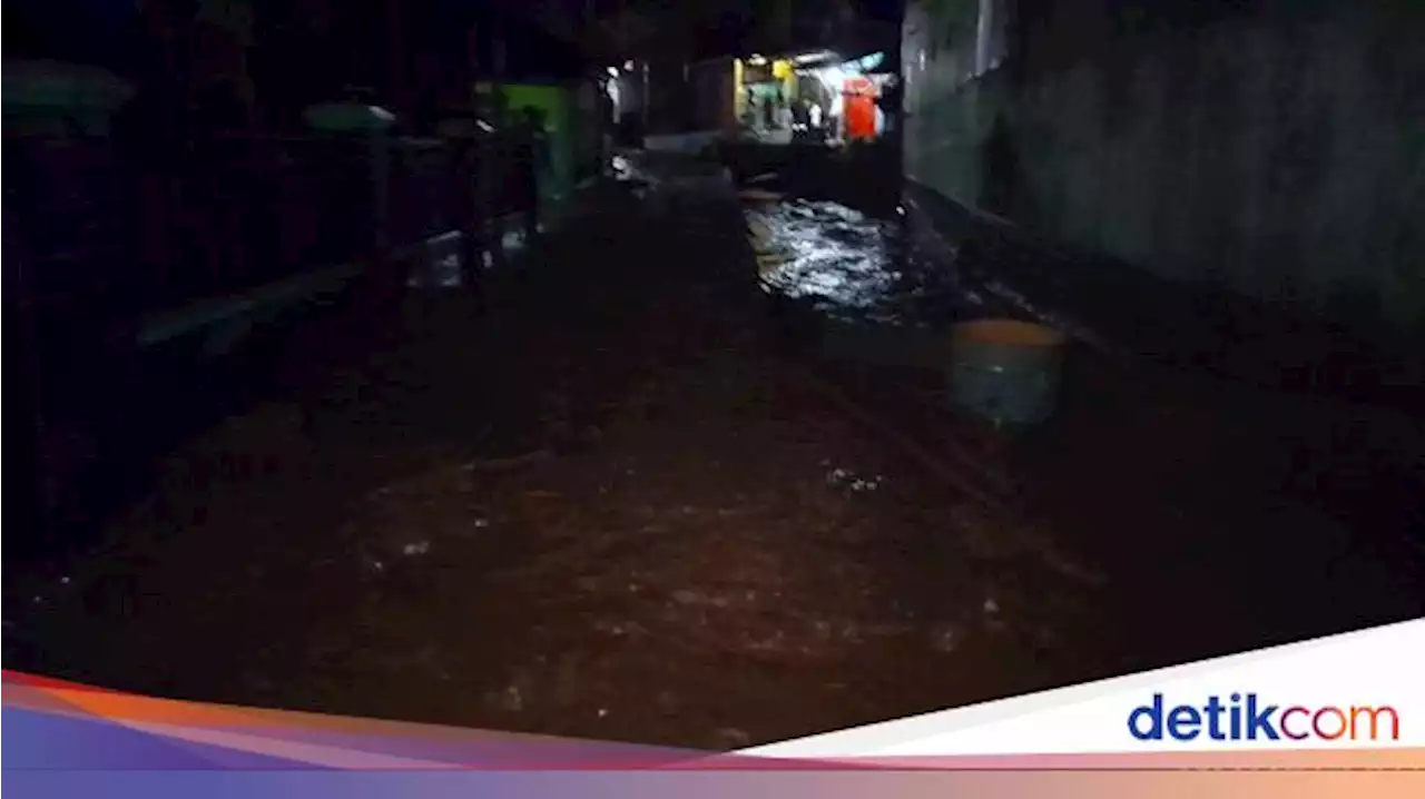 Banjir-Longsor di Sumedang, Ratusan Warga Dusun Cimuncang Mengungsi