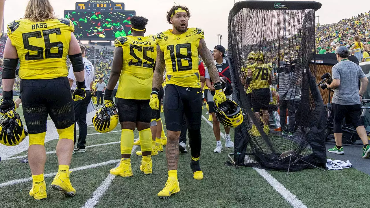 Oregon tight end granted ninth year of eligibility, may return for eighth season