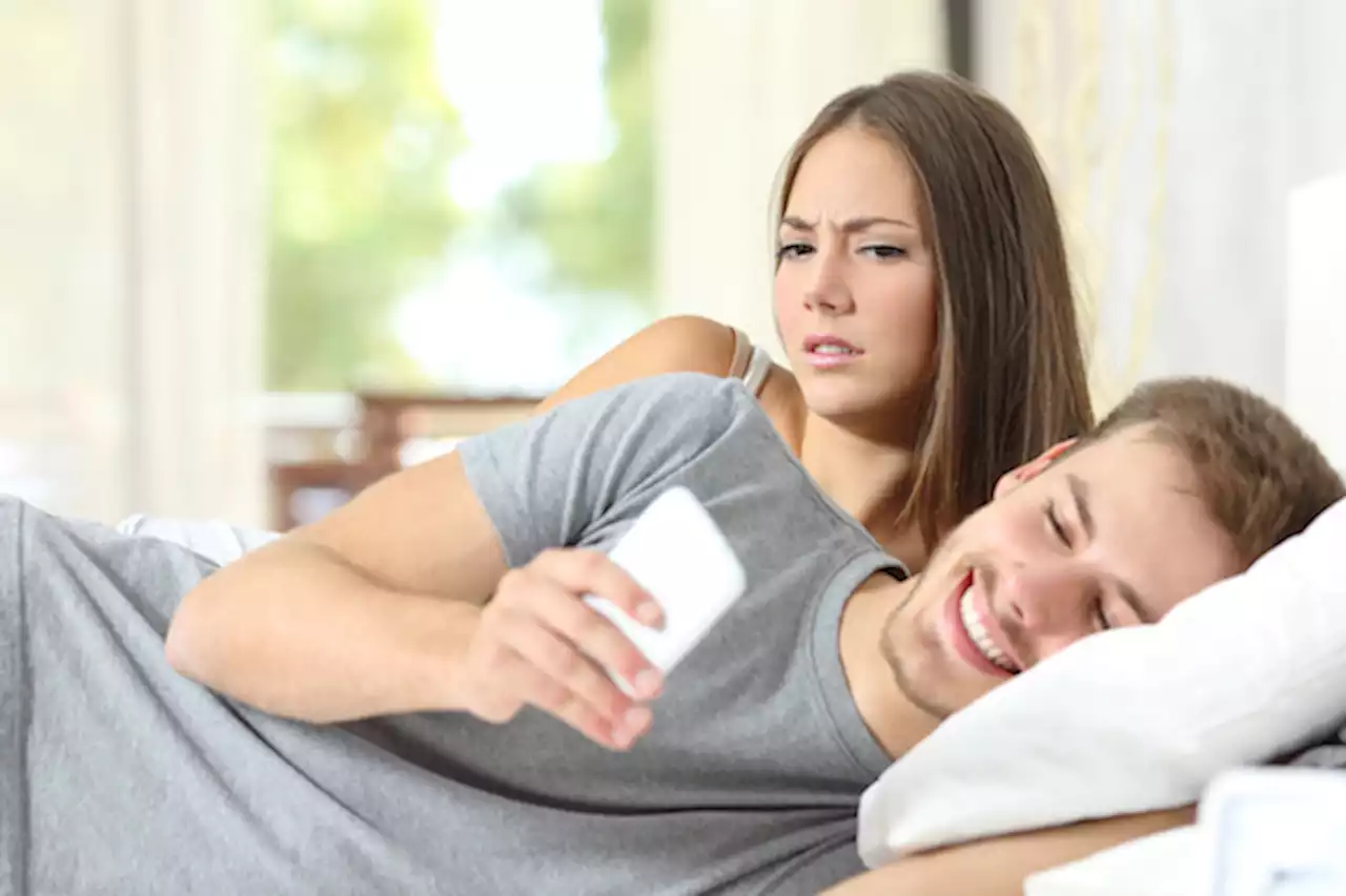 Warning signs the man you’re dating is playing you for a fool - Singapore News