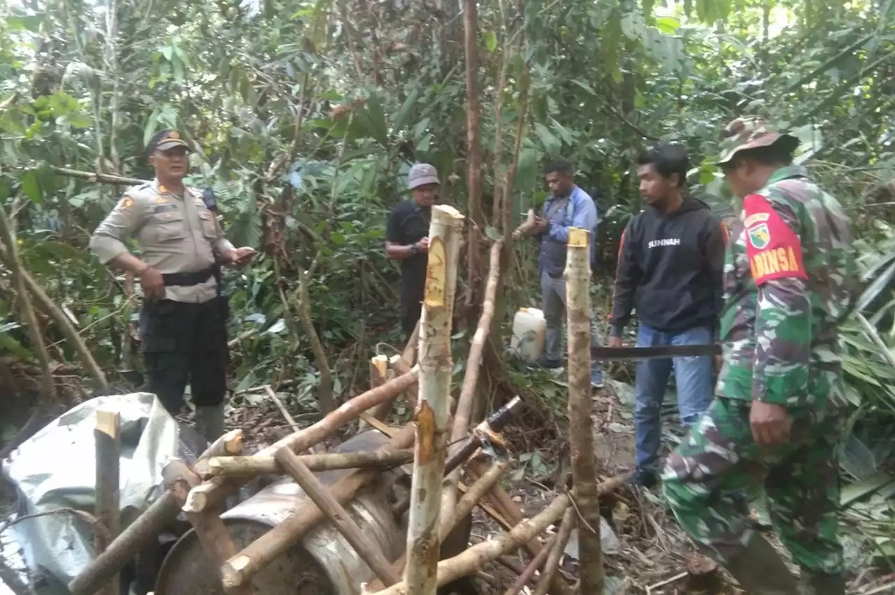 TNI-Polri dan Distrik Mimika Timur Bersinergi Memberantas Miras