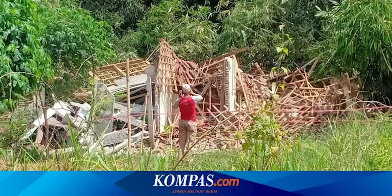 6 Rumah Rusak Berat Tertimpa Longsor di Nagreg Kabupaten Bandung