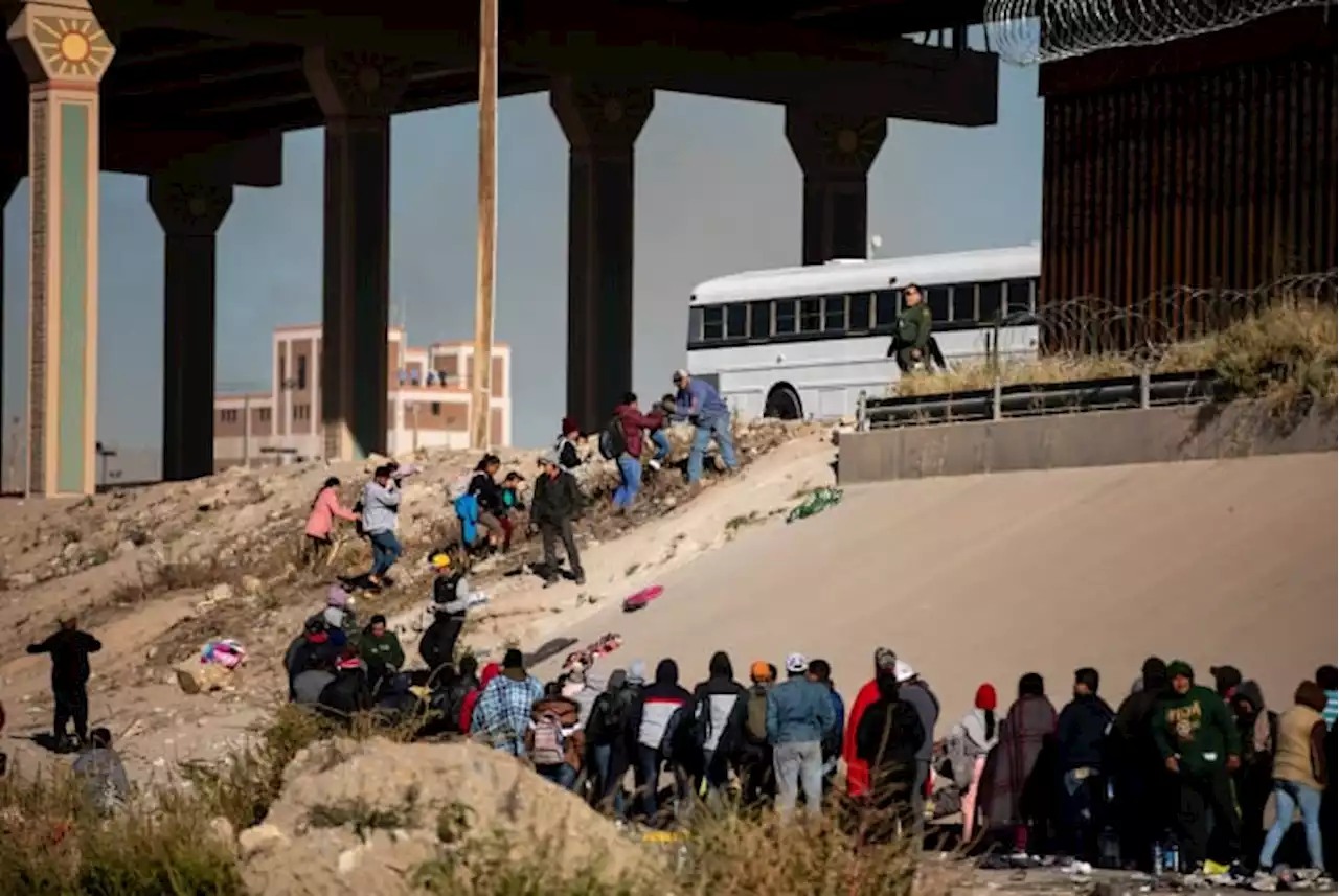 Anticipating a surge in border crossings amid cold temperatures, El Paso declares a state of emergency