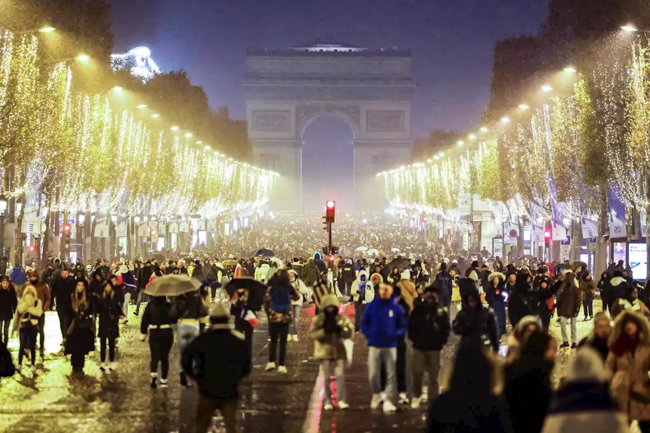 Défaite de la France en finale : sur les Champs-Elysées, «je pleure à l’intérieur de moi…»