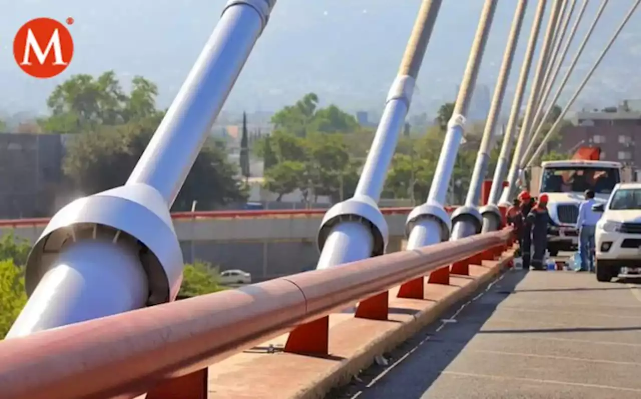 Llevan a cabo trabajos de limpieza y pintura en el Puente Atirantado