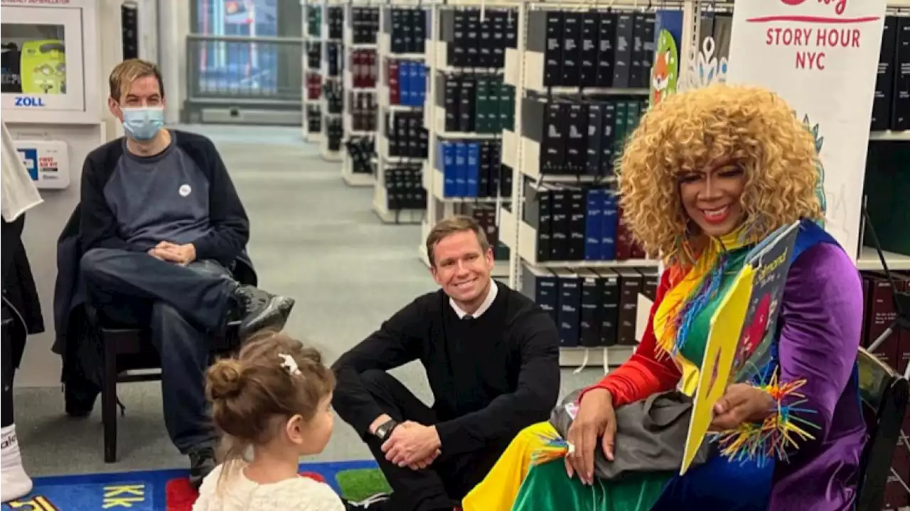 Protesters Mob NYC Library Hosting Drag Story Hour for Kids