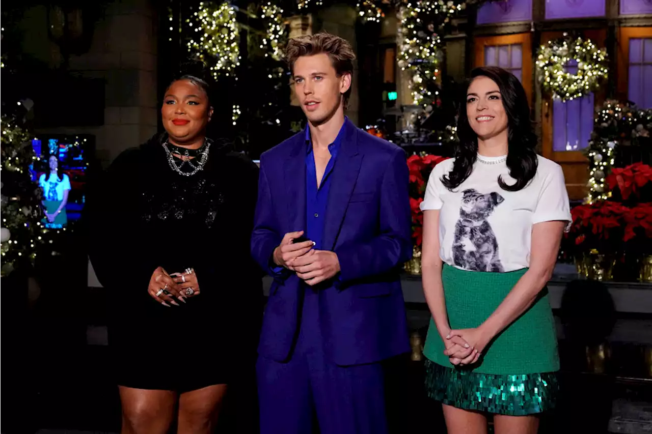 Austin Butler, 'SNL' Cast, Sing 'Blue Christmas' in Emotional Farewell to Cast Member Cecily Strong