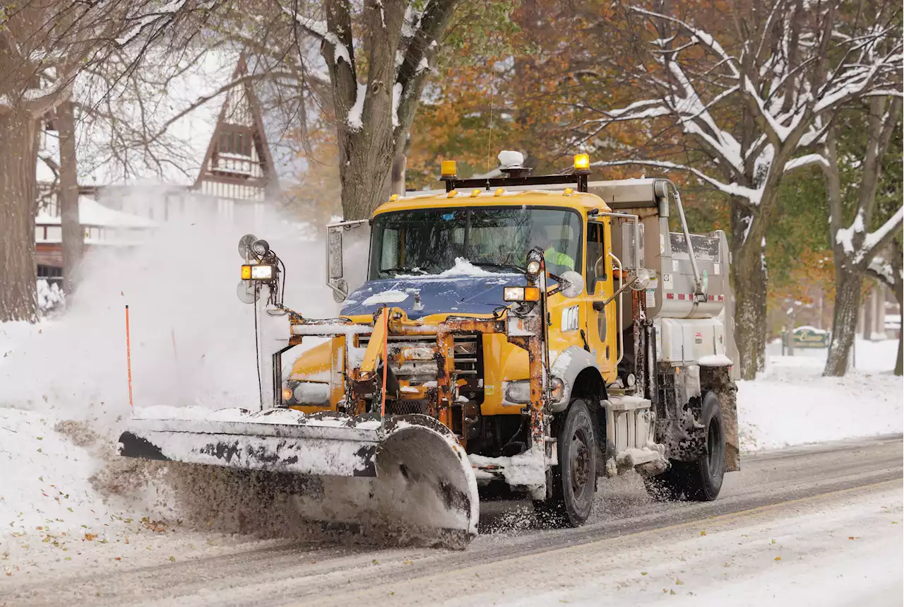 Snow pummels parts of Northeast; thousands without power - New York Amsterdam News