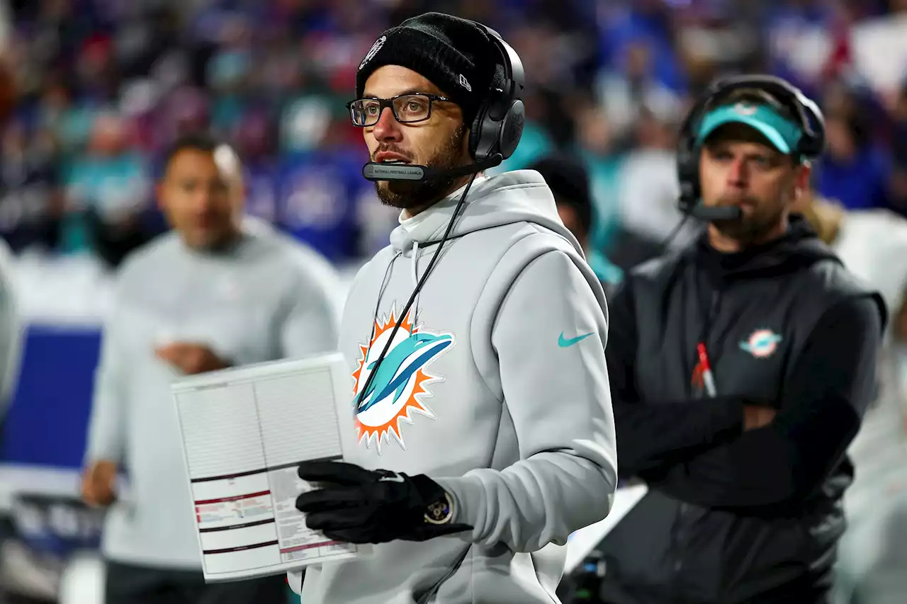 Dolphins coach Mike McDaniel speaks out after Bills fans hurled ice balls