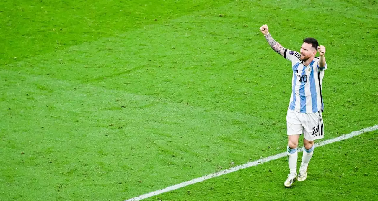 Argentine - France : quand Messi embrasse la Coupe du monde, image forte de la finale !