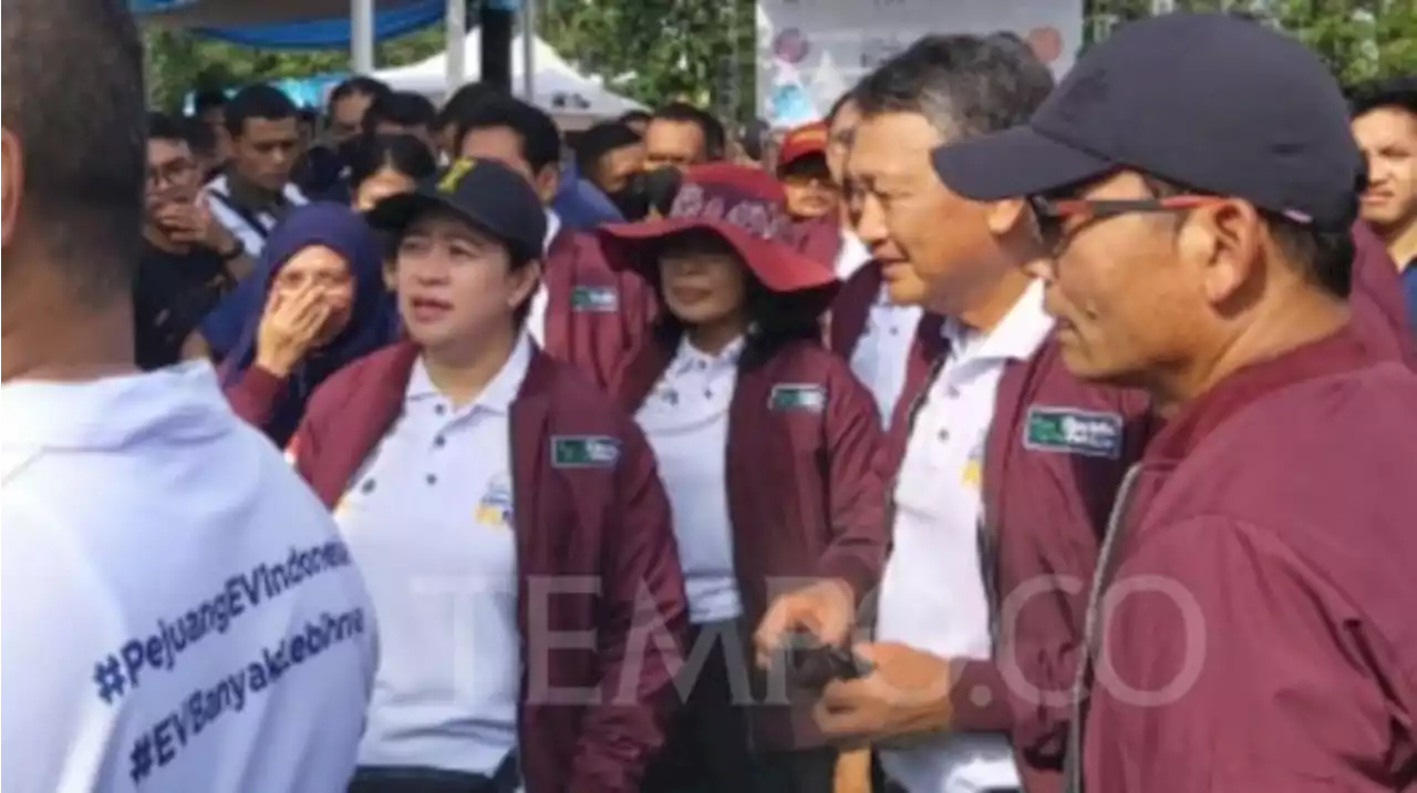 Kala Menteri PPPA Bareng Puan Maharani Naik Motor Listrik: Bonceng Ibu Ketua Grogi