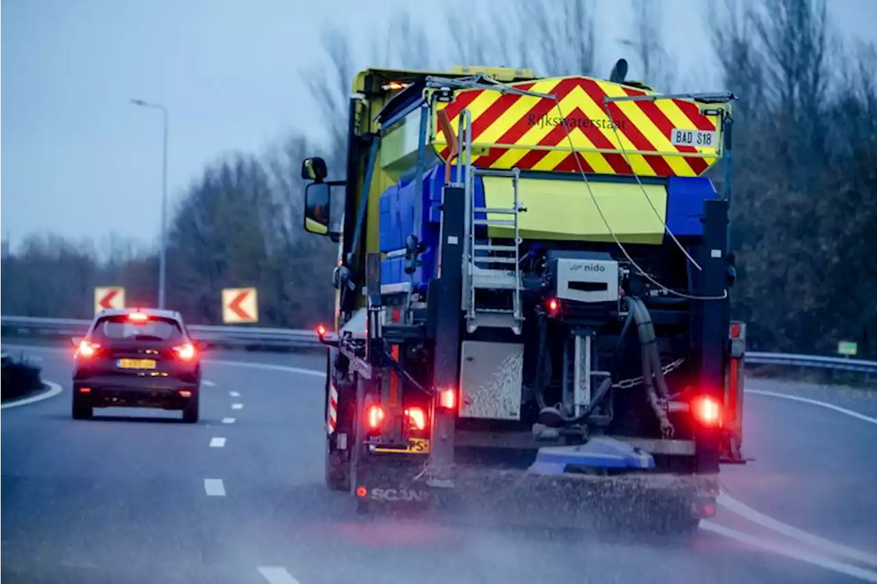 Rijkswaterstaat: ga niet de weg op zolang code oranje geldt