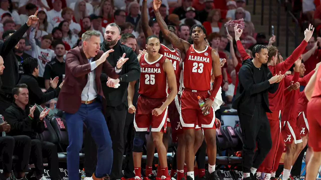 AP basketball Top 25: Purdue takes top spot after Alabama knocks off Houston