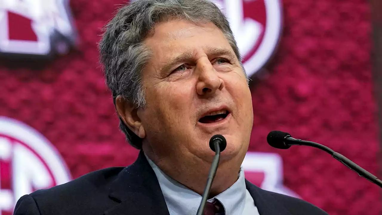 Mississippi State coach Mike Leach dies at 61