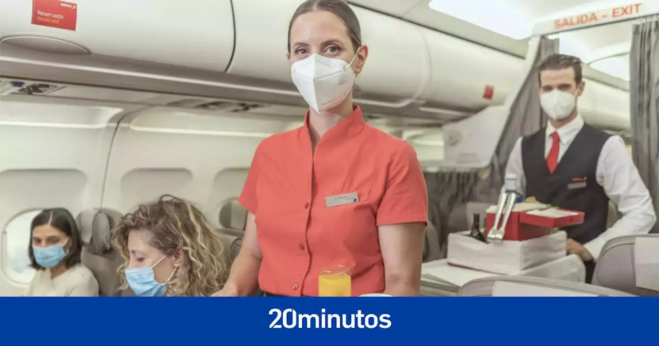 Iberia ofrece contratos de tripulación de cabina con un sueldo de 2.500 euros