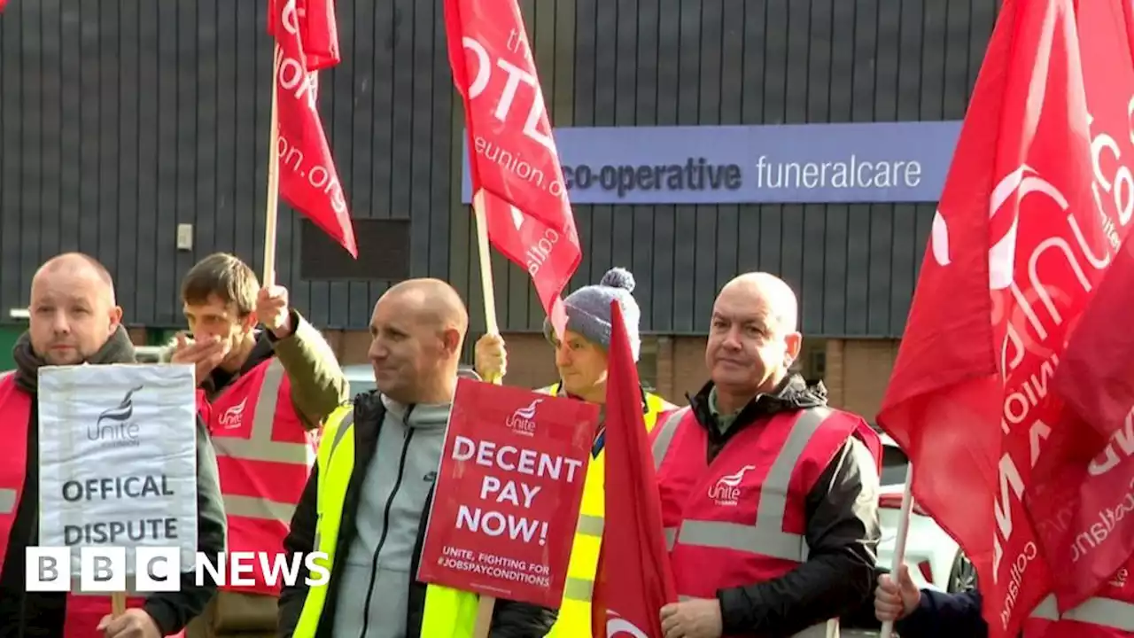 Coffin factory workers likely to strike into new year