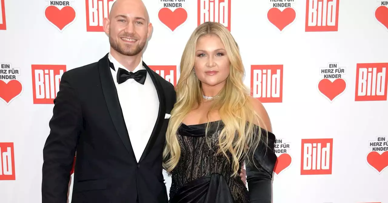 Sophia Thiel & Freund Raphael: Erster gemeinsamer Red-Carpet: 'Bitte nimm mich in den Arm'