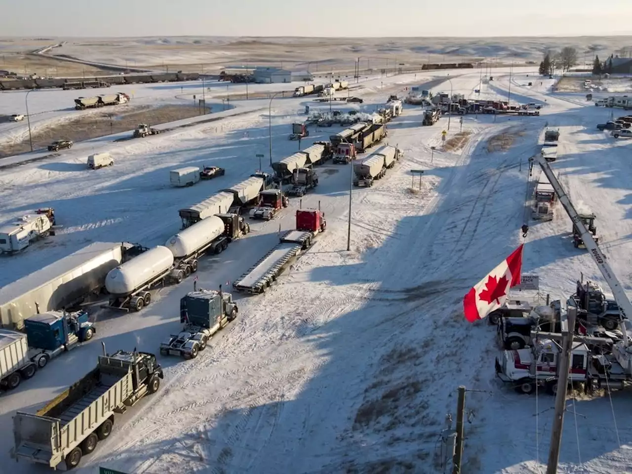 'One side or the other': Coutts, Alta. still a village divided after convoy blockade