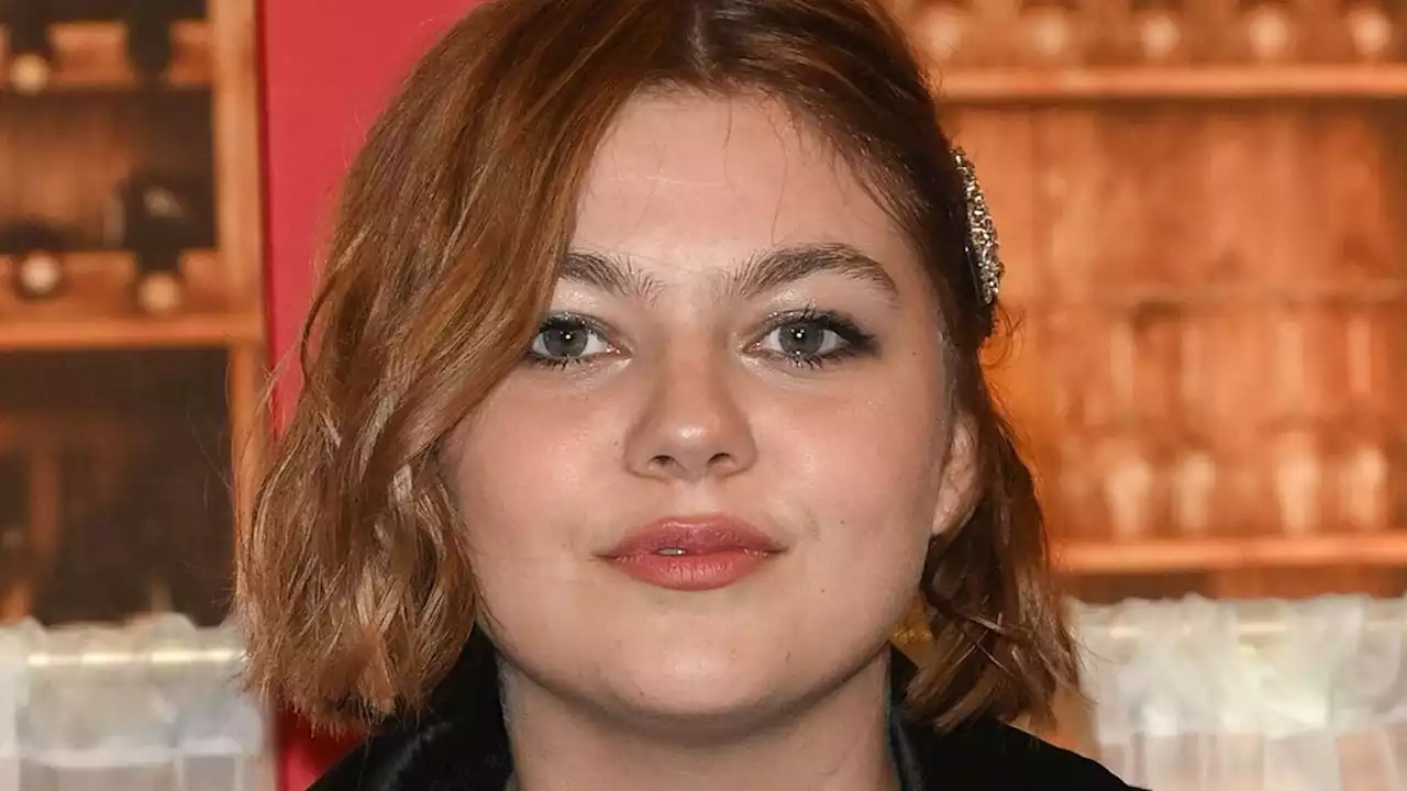 Louane bloquée au Canada : cette grosse galère qui a frappé la chanteuse et sa fille