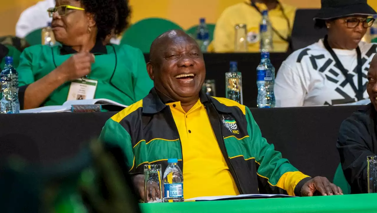 Südafrika: Cyril Ramaphosa trotz Korruptionsvorwürfen als ANC-Vorsitzenden wiedergewählt