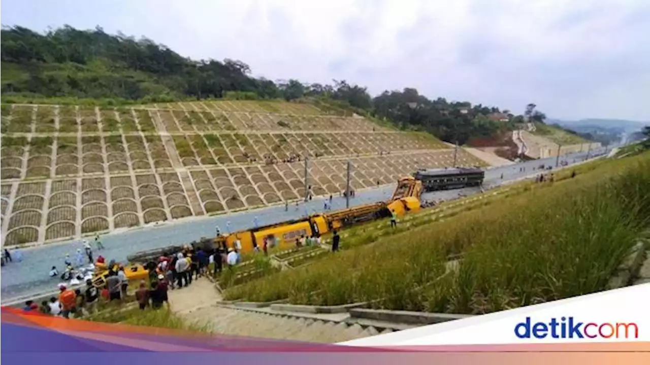 Kereta Teknis KCJB Anjlok di Bandung Tewaskan 2 Orang, 18 Saksi Diperiksa