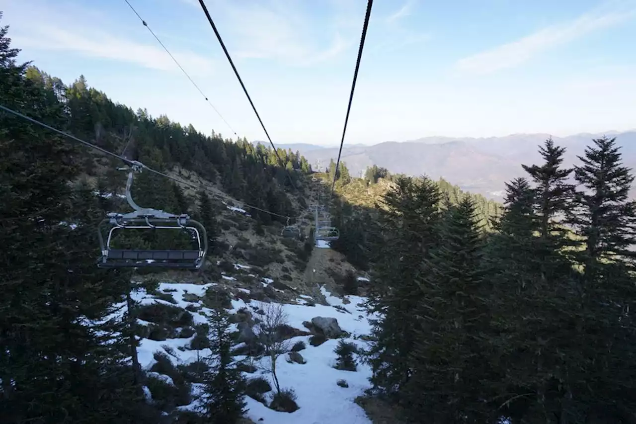 Vacances de Noël : avec ou sans neige, les stations de ski des Pyrénées s'adaptent