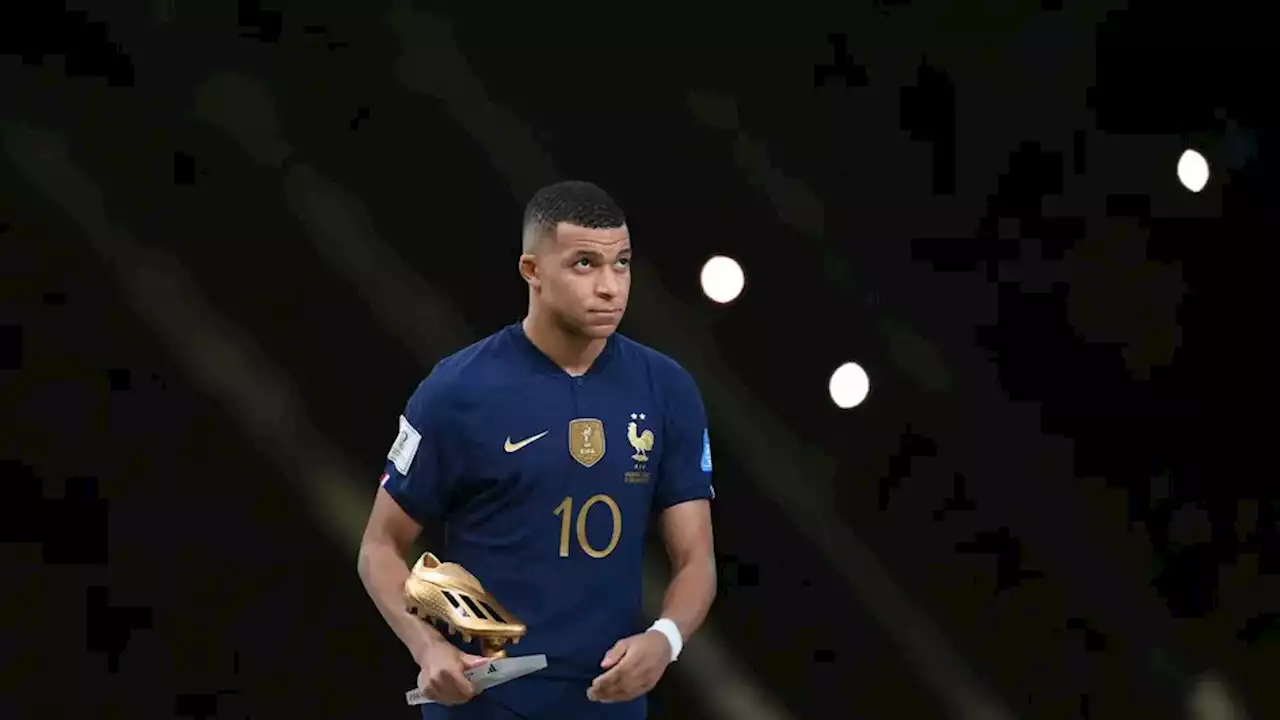 Coupe du monde 2022 : Kylian Mbappé, seul avec du monde autour