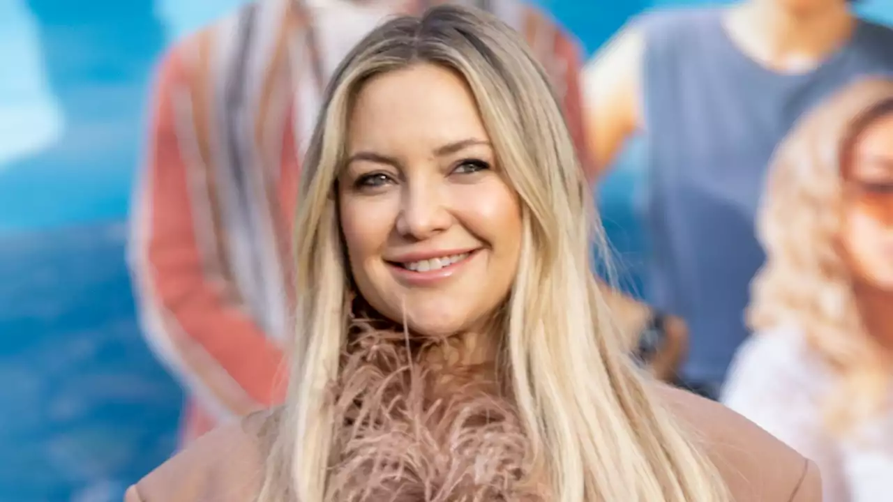 Kate Hudson toutes jambes dehors dans une mini robe-blazer très sexy - Grazia