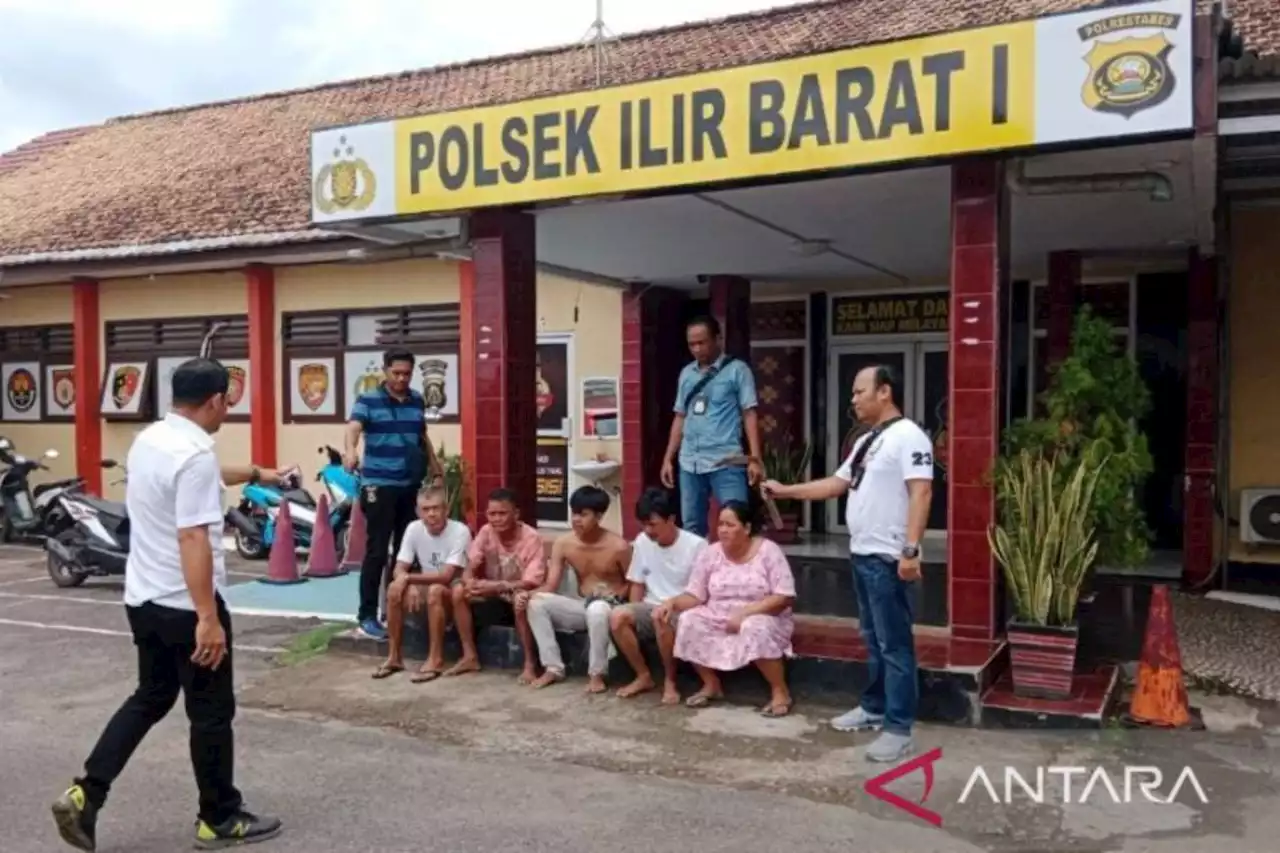 Tetangga Saling Bacok di Palembang, 4 Orang Kritis