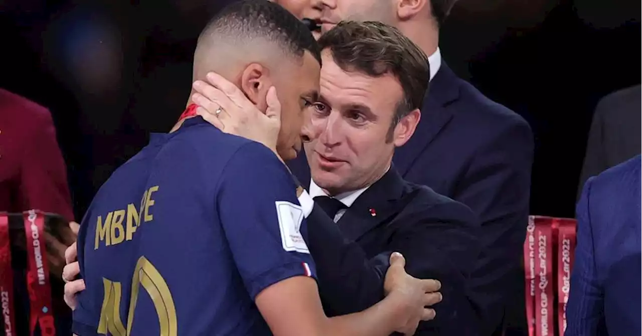 Mondial 2022 : Macron auprès de Mbappé, 'ridicule' et 'inopportun' pour l'opposition