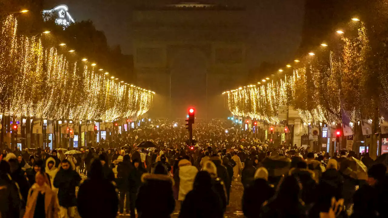 Coupe du monde : paniquée, une automobiliste a renversé un supporter dimanche près des Champs-Élysées