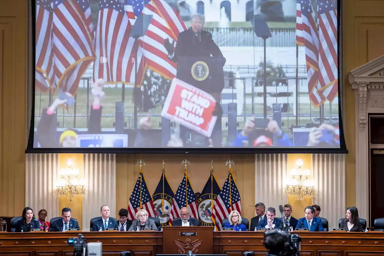 Assaut du Capitole : la commission parlementaire recommande des poursuites pénales contre Trump