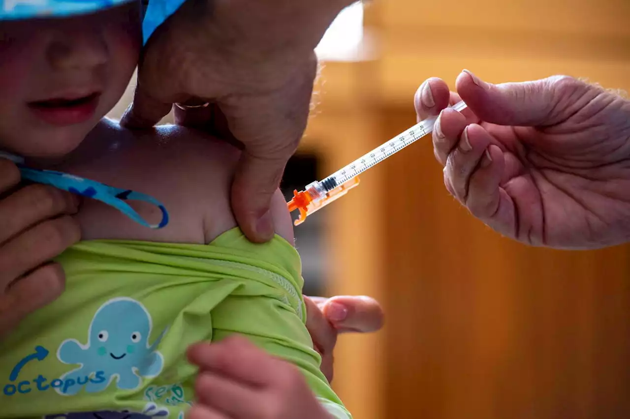 Covid-19 : la vaccination des enfants à risque recommandée dès 6 mois