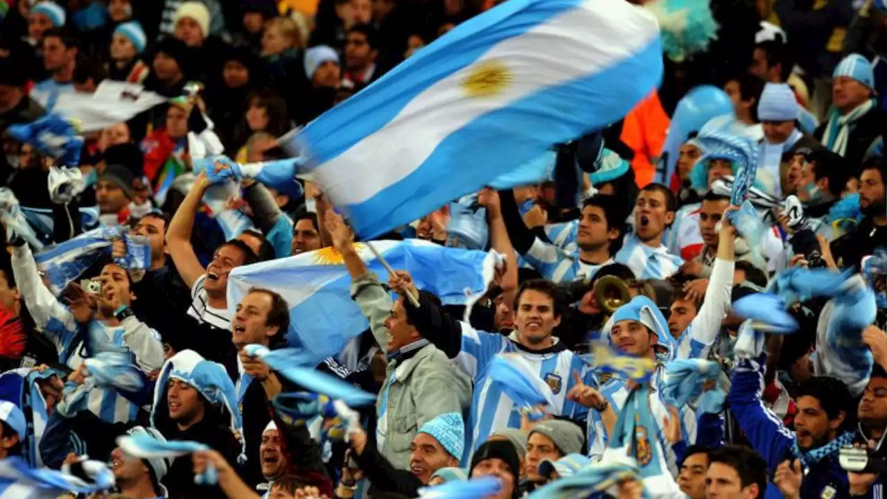 Hincha argentina se 'encueró' para celebrar victoria de su equipo | Minuto30