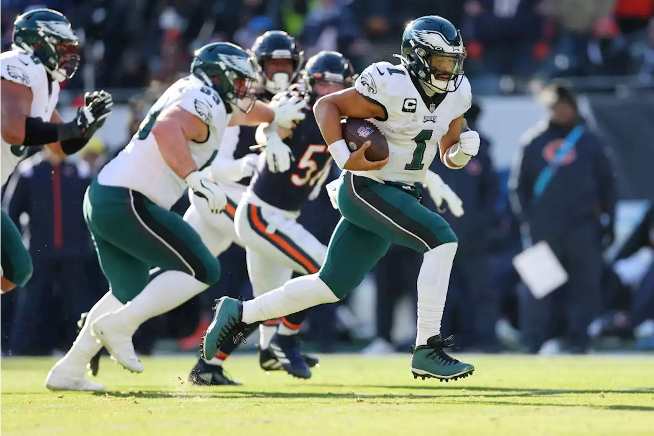 Eagles Overcome Rough Start to Beat Chicago Bears 25 to 20