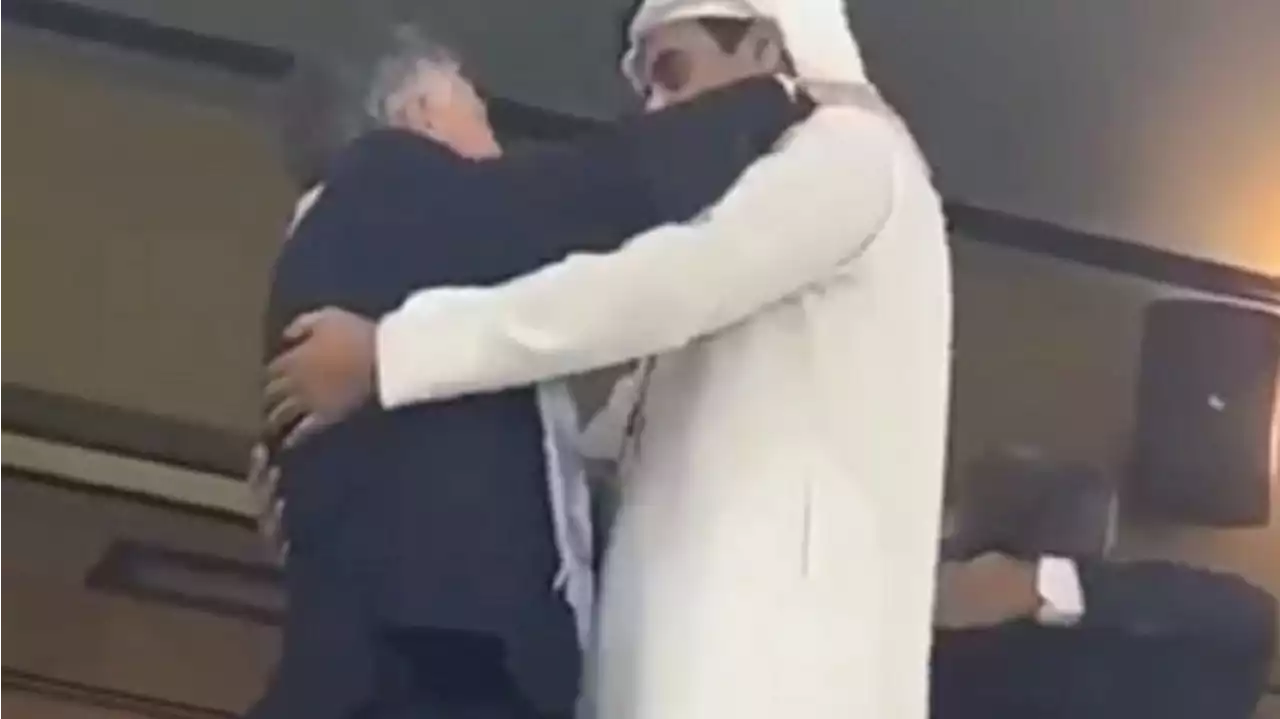 Mauricio Macri se fundió en un abrazo con el emir de Qatar