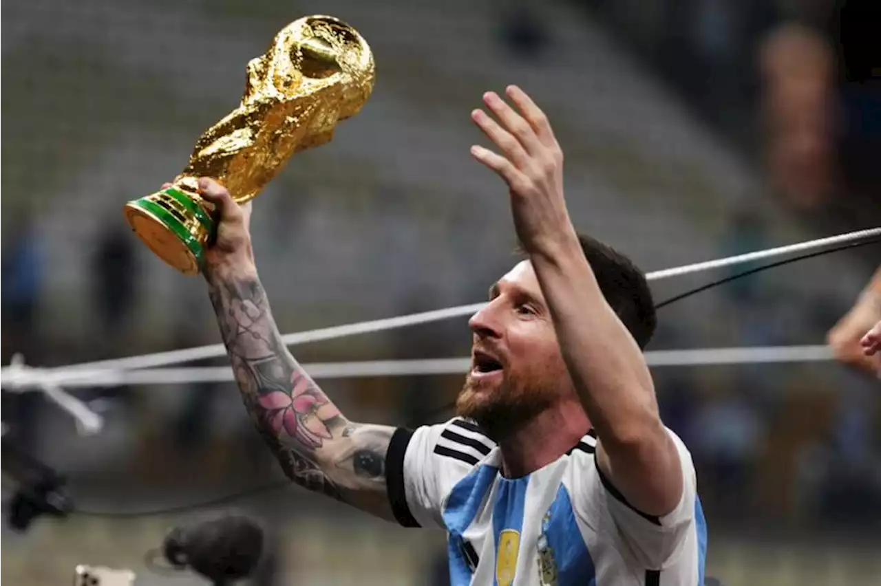 Ingin Nikmati Sensasi Bermain Sebagai Juara Dunia, Lionel Messi Pikir Ulang Soal Pensiun |Republika Online