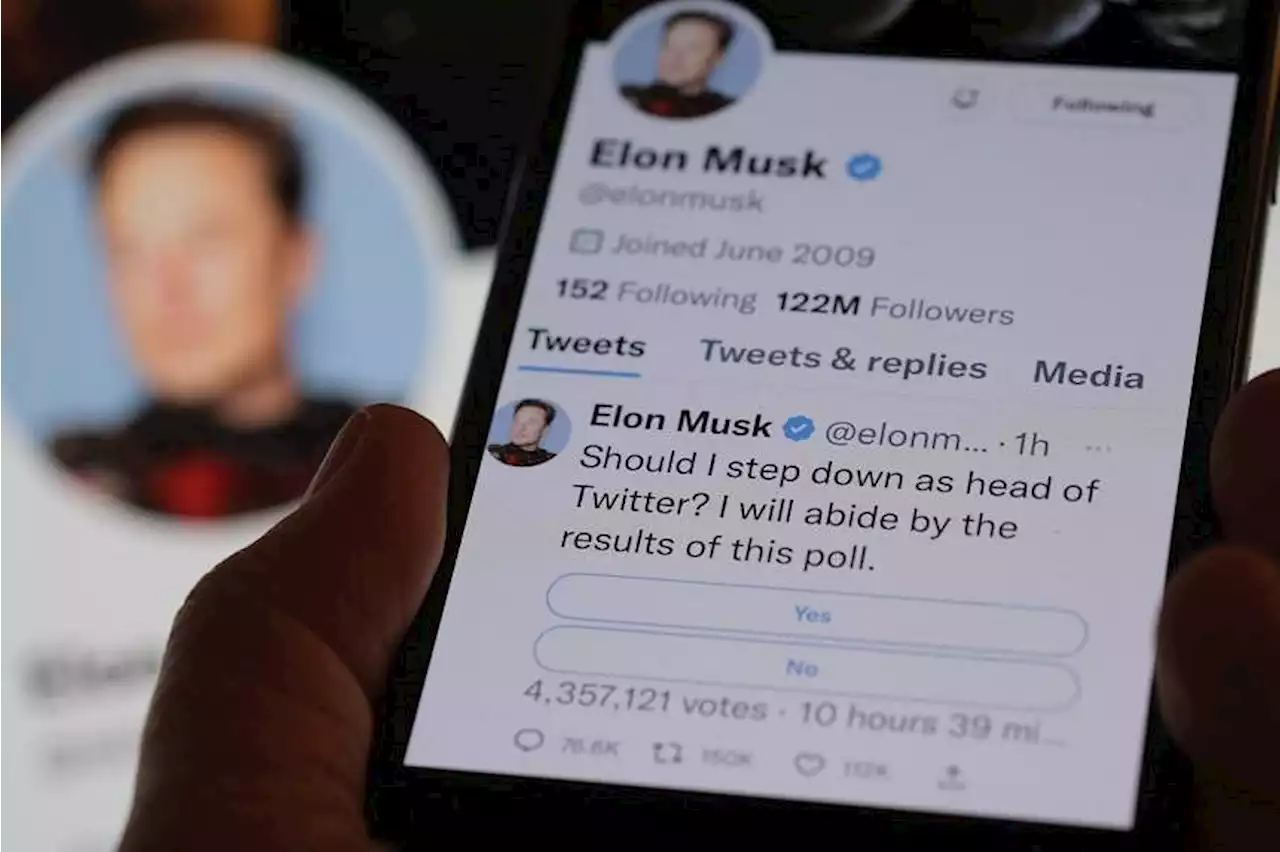 Twitter users vote for Elon Musk to step down as CEO