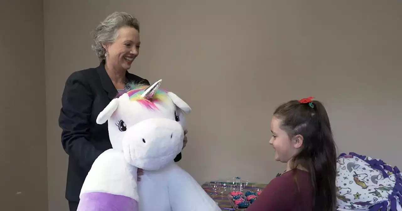 Girl presented with unicorn license on 7th birthday after handwritten request